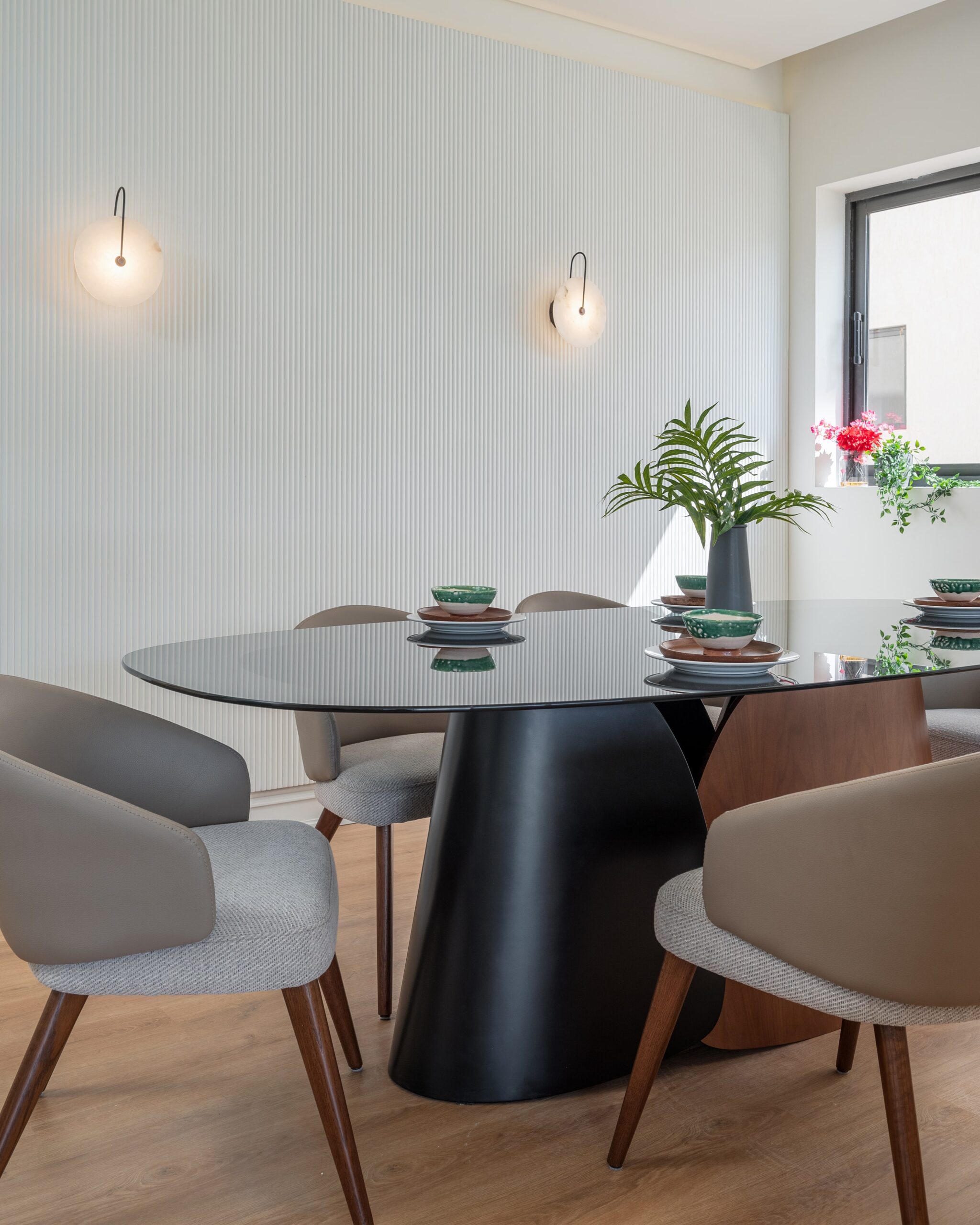 Hug Dining - Nineteen Furniture